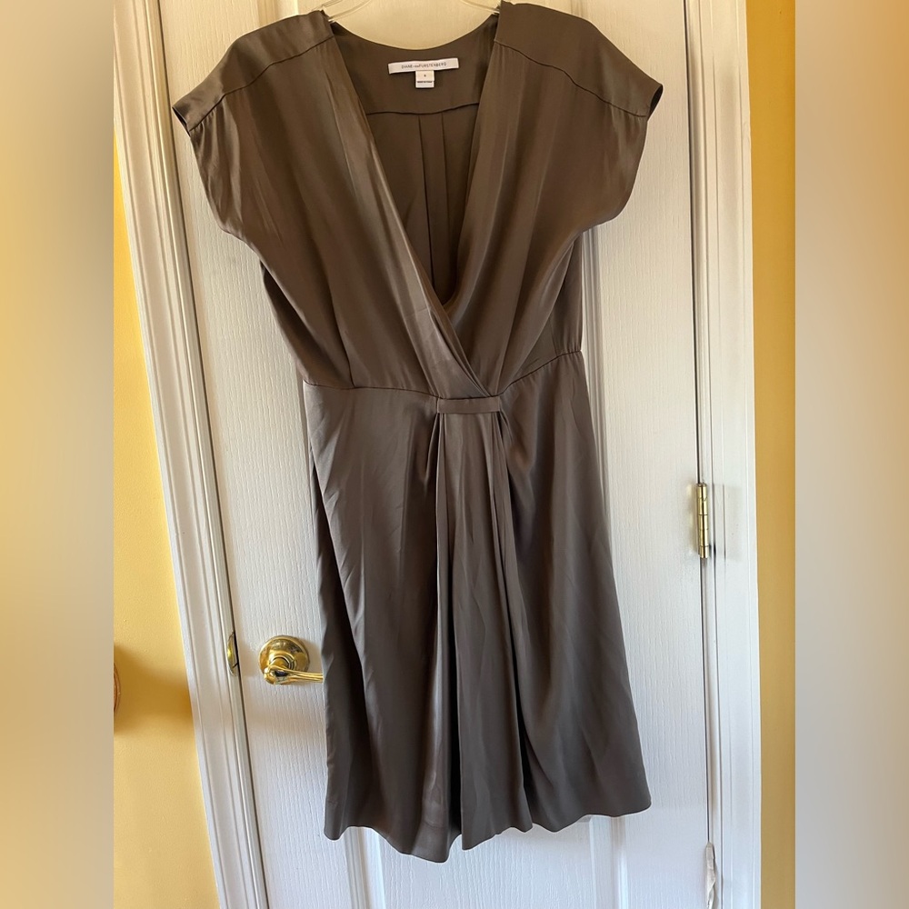 Diane Von Ferstenberg Silk Dress size 6